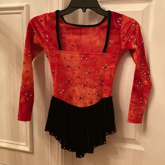 Red/Black Stoned "Christmas/Holiday" Show Figure Skating Dress Medium Girls - Picture 2 of 2